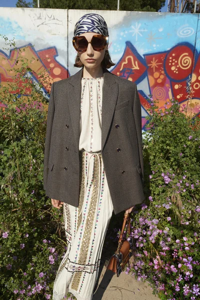 Look 27